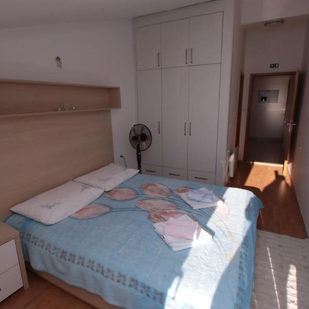 Apartmani Damir Livajic Omis Bagian luar foto