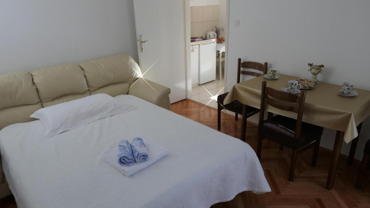 Apartmani Damir Livajic Omis Bagian luar foto