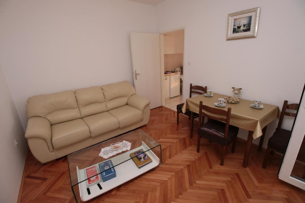 Apartmani Damir Livajic Omis Bagian luar foto