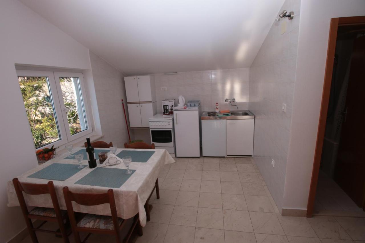 Apartmani Damir Livajic Omis Bagian luar foto